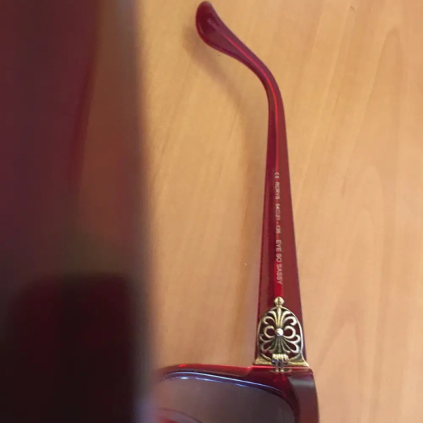 Eye So Sassy Red Crystal Smoke Gradient Lens